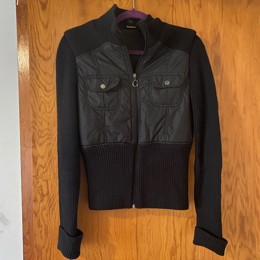 Super cute guess sweater